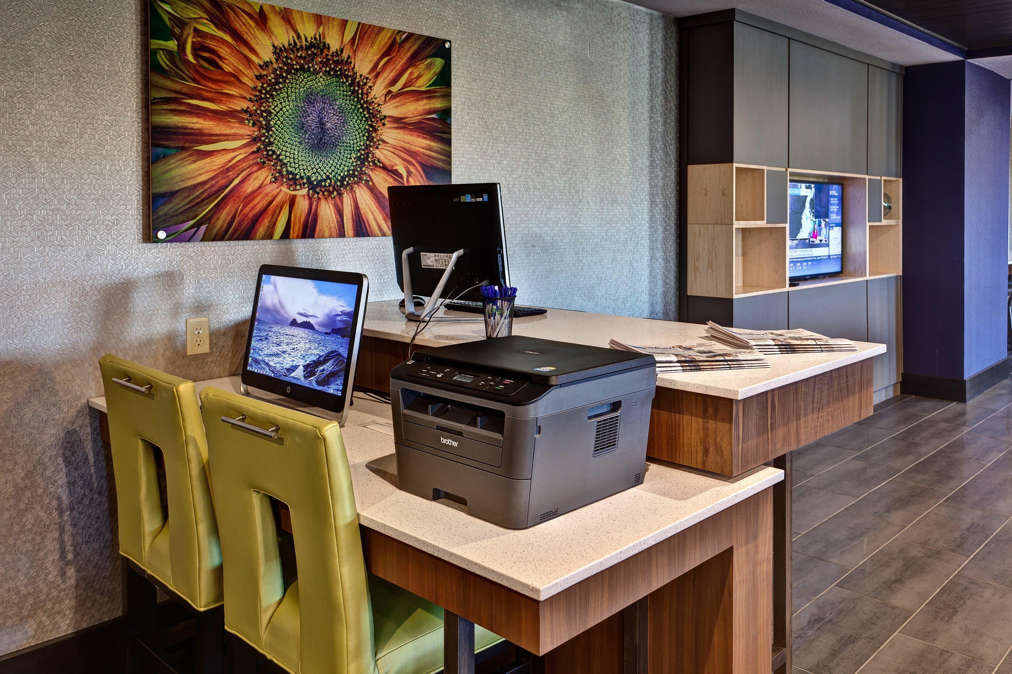 Holiday Inn Express Hutchison By Ihg Хътчинсън Екстериор снимка