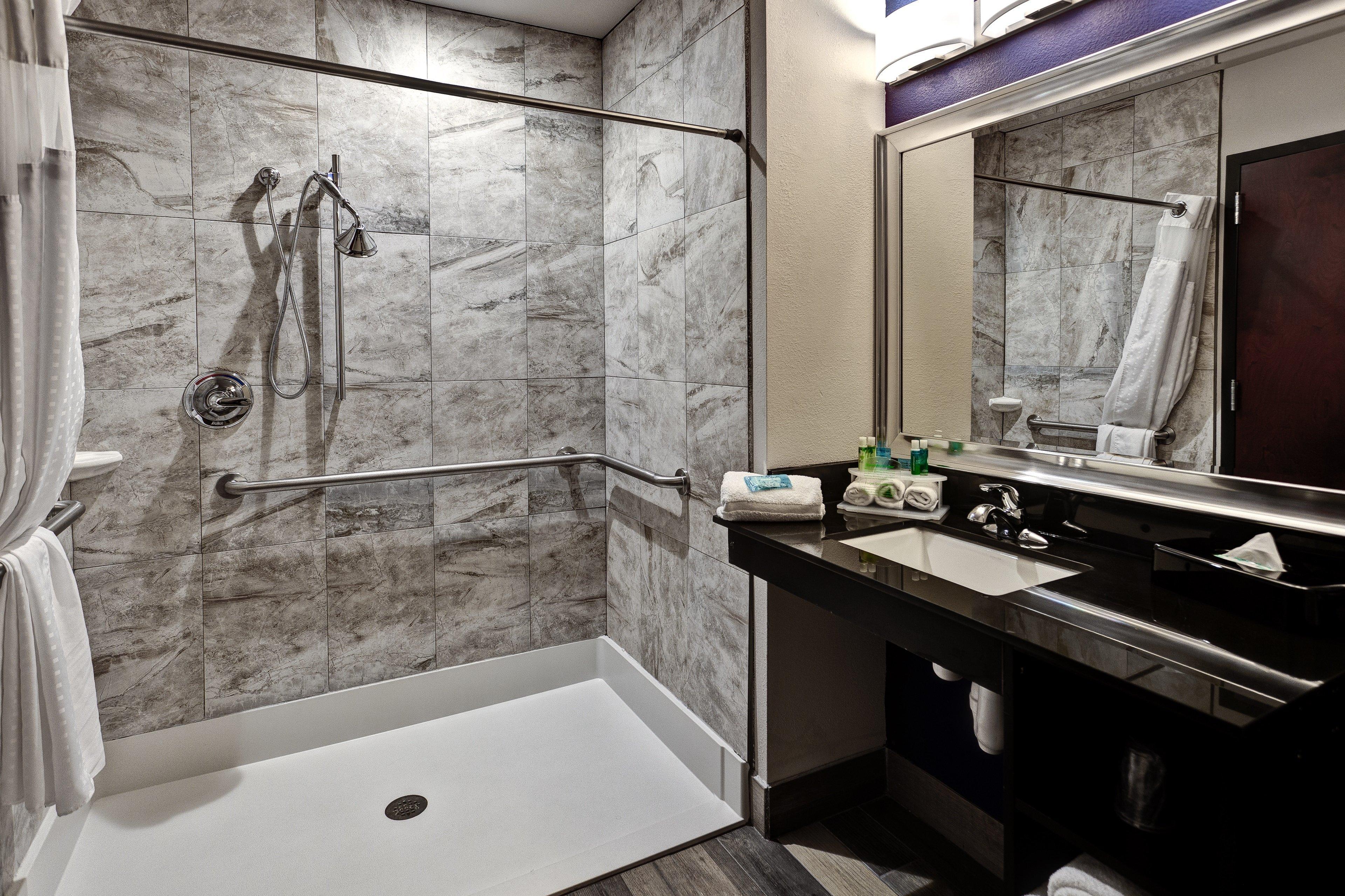 Holiday Inn Express Hutchison By Ihg Хътчинсън Екстериор снимка