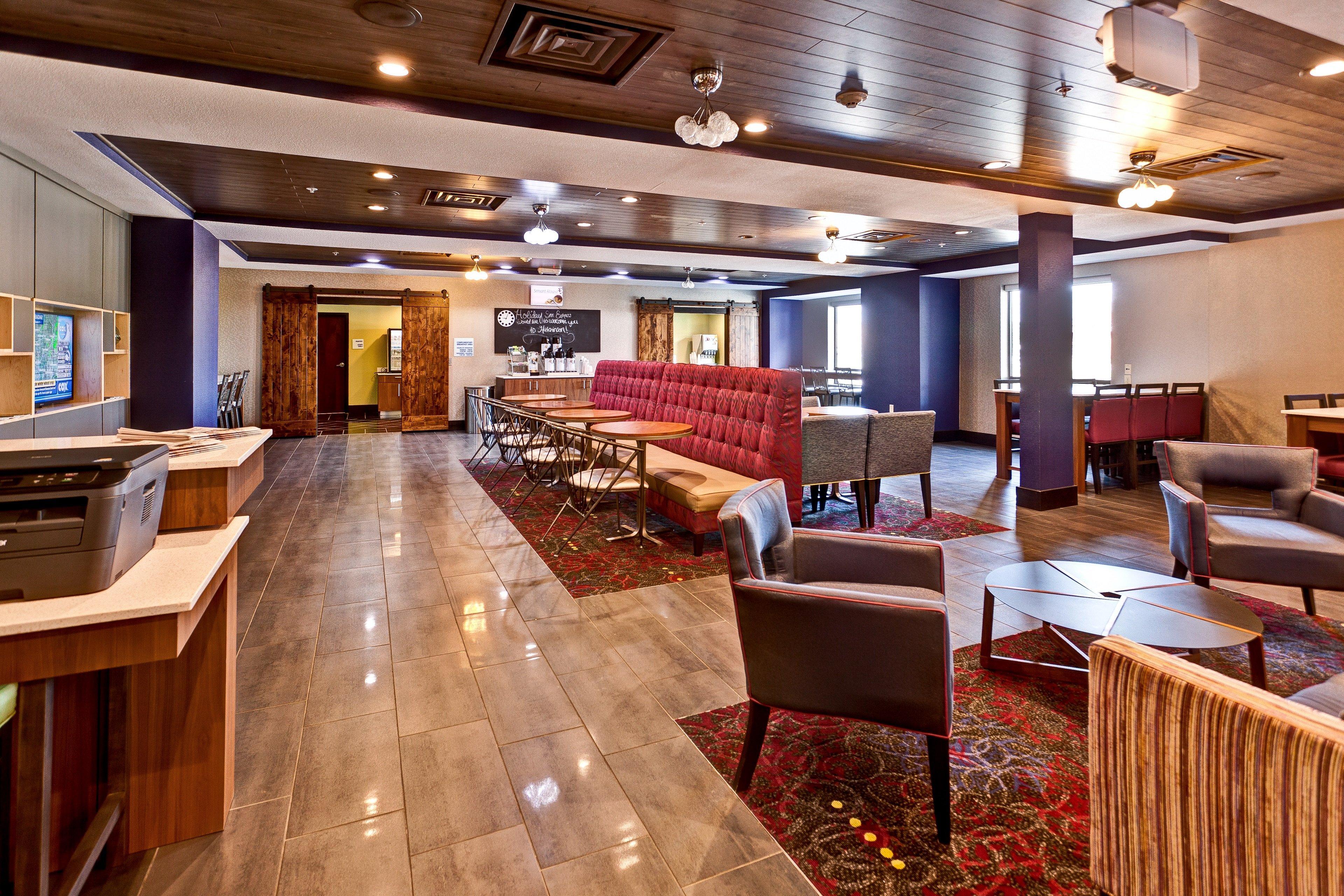 Holiday Inn Express Hutchison By Ihg Хътчинсън Екстериор снимка