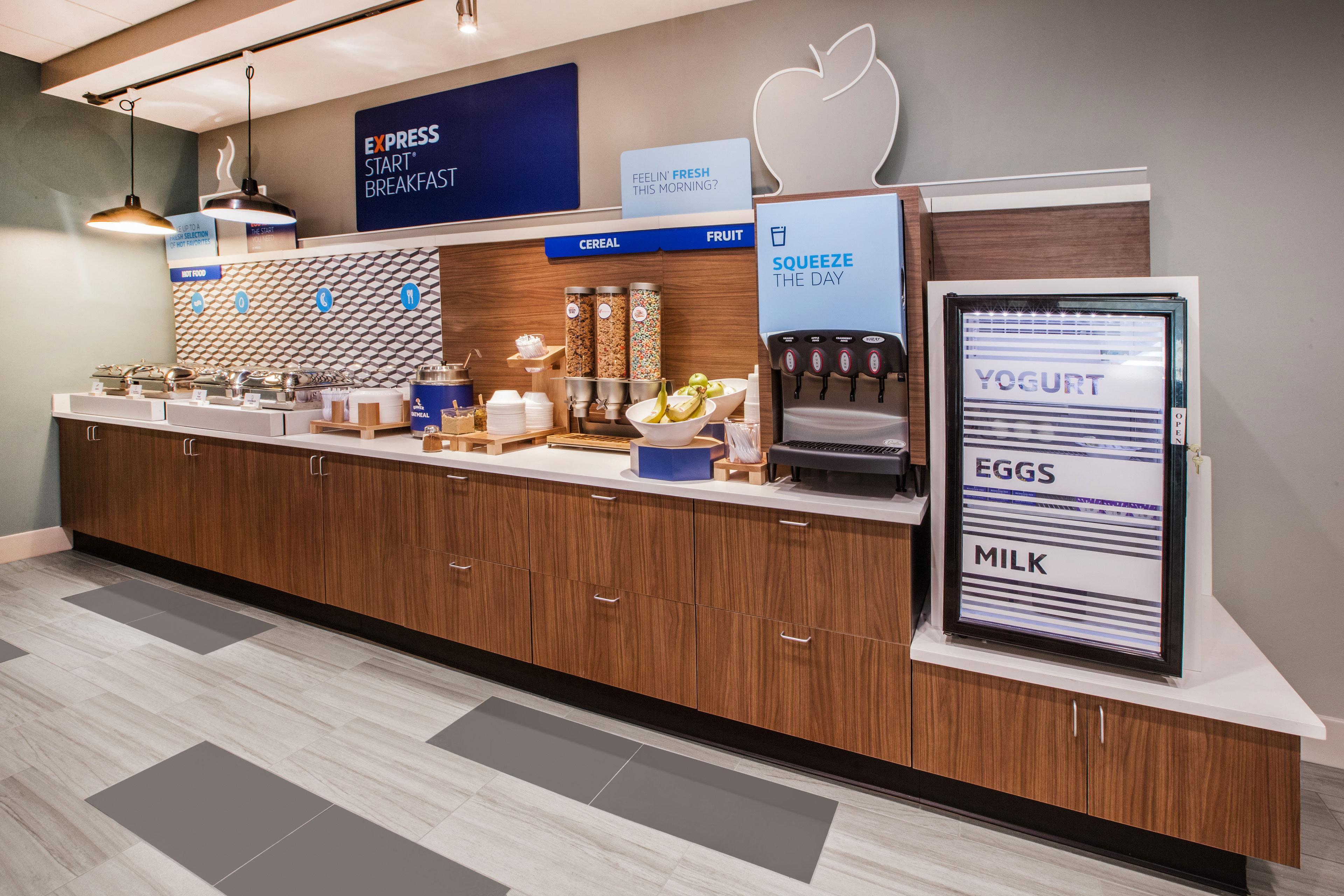 Holiday Inn Express Hutchison By Ihg Хътчинсън Екстериор снимка